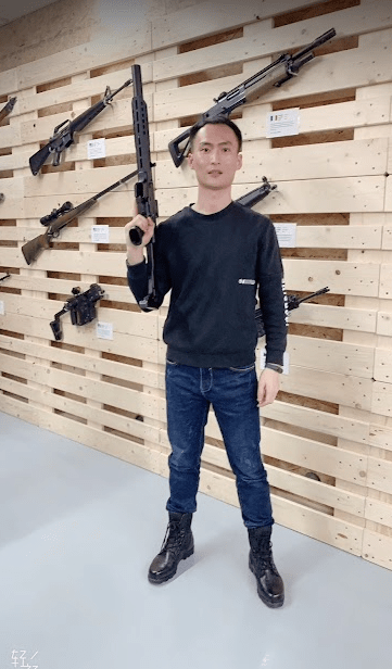 Real Gun Shooting in Prague Trip F – 8 Weapons